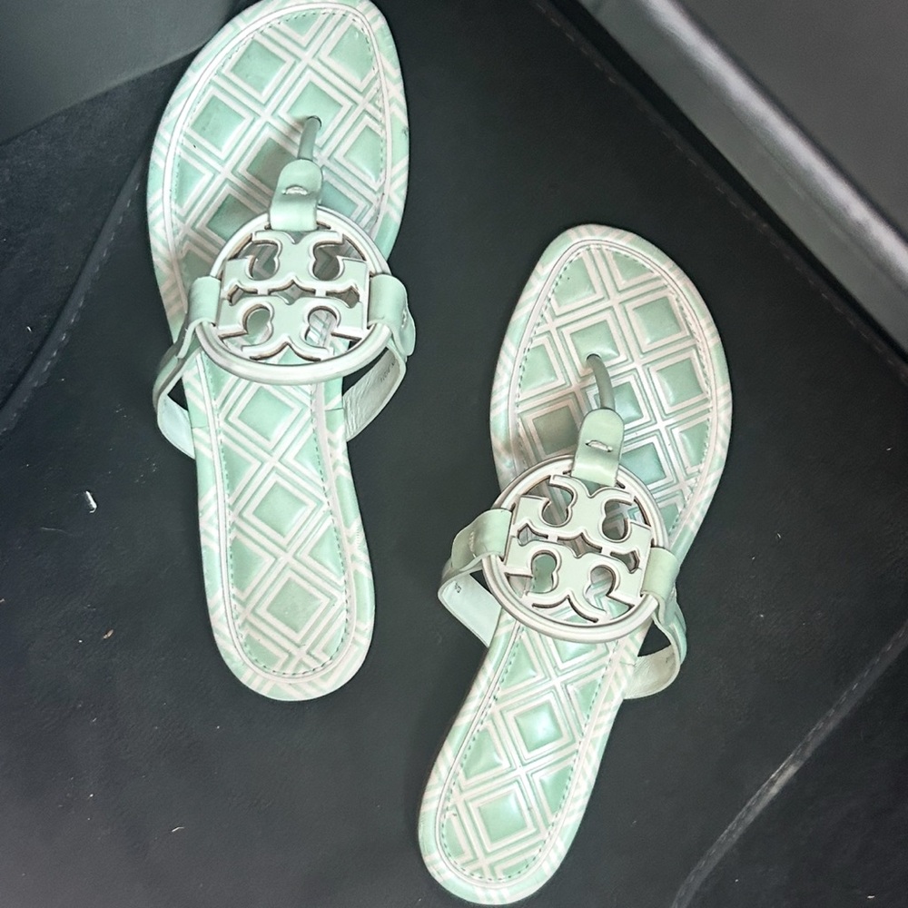 Tory Burch Green Sandals with Modern Design